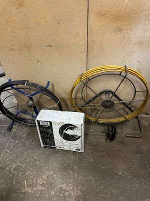 two different types of hoses sitting next to each other