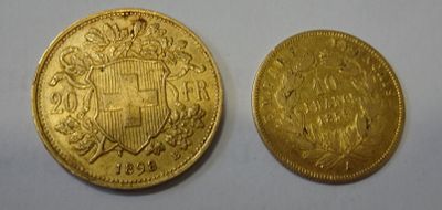 deux pièces d'or sur lesquelles figure un blason