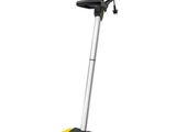 un aspirateur jaune et noir sur fond blanc