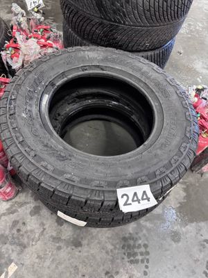1 lot de 2 pneus BRIDGESTONE 195/80 R15 - Photo 1