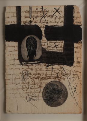 une image représentant une œuvre d'art comportant un texte et la photo d'une personne