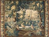 une image d'une tapisserie accrochée au mur d'une pièce