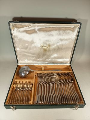 CHRISTOFLE Partie de ménagère modèle à la coquille comprenan…