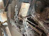 une cheminée dans laquelle il y a un feu qui ne brûle pas