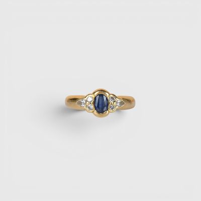 Bague ovale en saphir et diamant