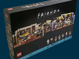 une boîte contenant un ensemble Lego