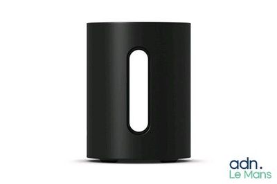 un gros plan d'une enceinte noire sur fond blanc