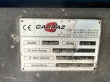 a sign on the side of a car that says carrazz