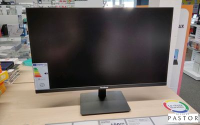 une photo d'un écran d'ordinateur exposé dans un magasin