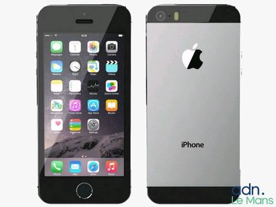 On voit un iPhone d'Apple à côté d'un iPhone 5s