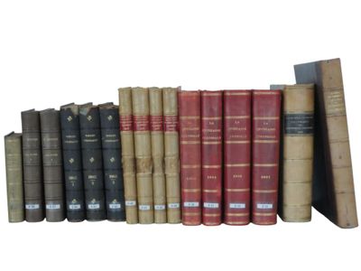 many books that are lined up on a shelf