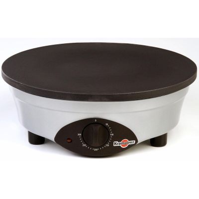 un gros plan d'une crêpière en noir et blanc sur fond blanc