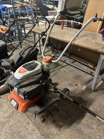 Motobineuse STIHL MH 585 (en l’état, non testée)