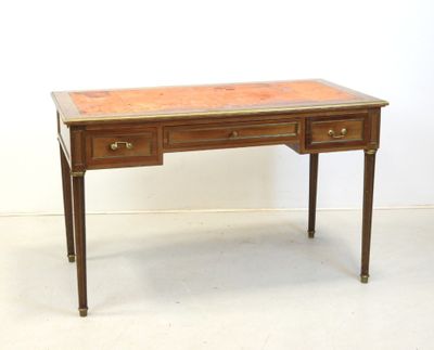 une image représentant un bureau à deux tiroirs avec un plateau en marbre