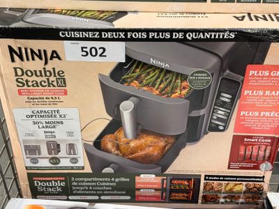 une boîte de produits alimentaires exposée dans un magasin