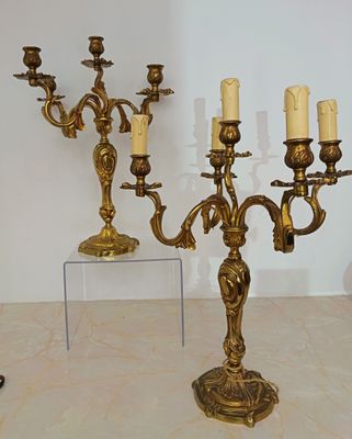 Paire de candélabres en bronze doré style Louis XV à 5 btras…