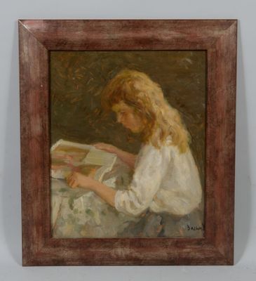 tableau représentant une jeune fille en train de lire un livre, dans un cadre en bois
