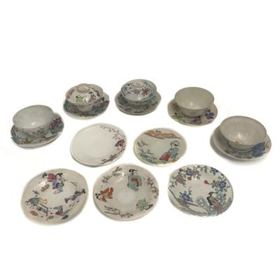 Partie de service à thé chinois en plastique à décor de scèn…