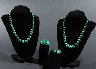 Parure en malachite, comprenant deux colliers de billes en c…