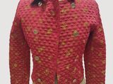 veste rouge et dorée sur un mannequin, mannequin, mannequin, mannequin, mannequin, mannequin, mannequin, mannequin, mannequin, mannequin, mannequin, mannequin, mannequin, mannequin, mannequin, mannequin, mannequin, mannequin, mannequin, mannequin, mannequin, mannequin, mannequin, mannequin, mannequin, mannequin, mannequin, mannequin, mannequin, mannequin, mannequin, mannequin, mannequin, mannequin, mannequin, mannequin, mannequin, mannequin, mannequin, mannequin, mannequin, mannequin, manne