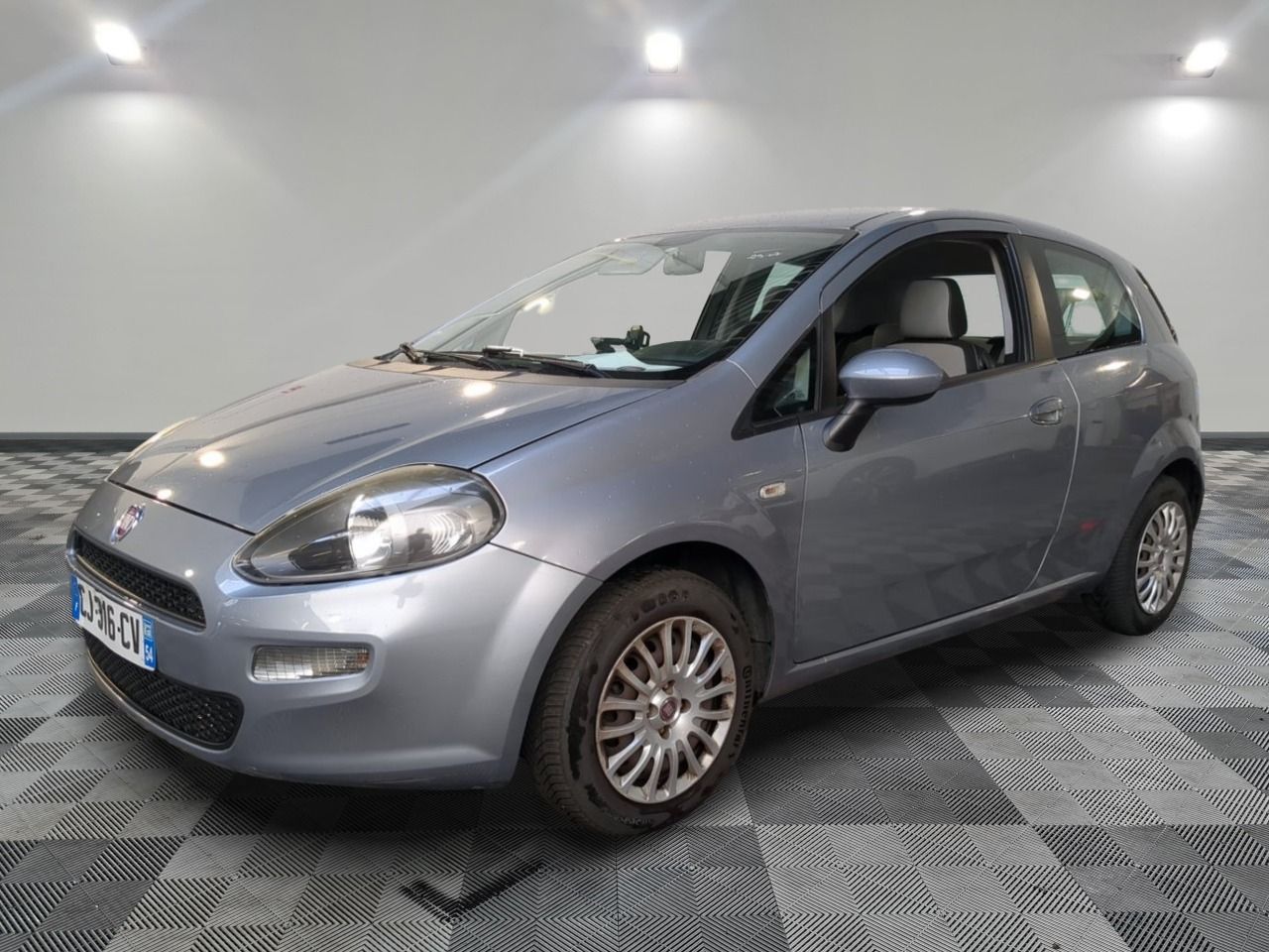 FIAT Punto 1.2 8V 69 Easy - Voiture d'occasion fiable et économique