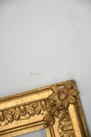 Encadrement en bois et stuc doré à décor de feuillages et de… (photo 4)