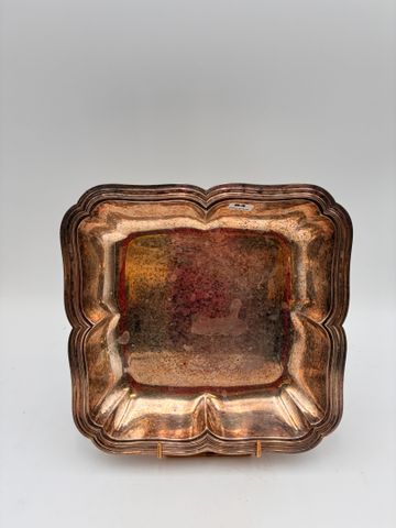 Argent Minerve : plat creux polylobé, PB : 939.2gr, en règle