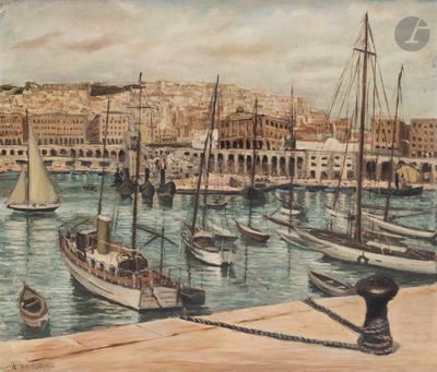 de nombreux bateaux amarrés dans l'eau