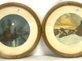 deux photos encadrées représentant un paysage enneigé avec une maison au loin et une grange au loin