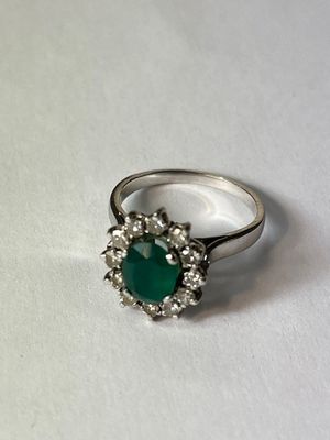 Bague OR Gris Serti D'Une Emeraude Entouree DE Diamants 4.20…