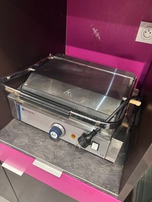 a toaster that is sitting on top of a counter