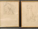 deux dessins encadrés représentant un homme et une femme assis sur un banc