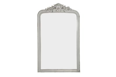 une image représentant un miroir avec un cadre blanc sur fond blanc