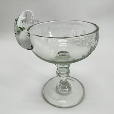 Coupe en verre gravé à la roue d'un décor d'une sirène, d'un…