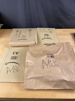 Lot de 4 colis Mystère (Retour Amazon,NPAI ,Adresse incomplè…
