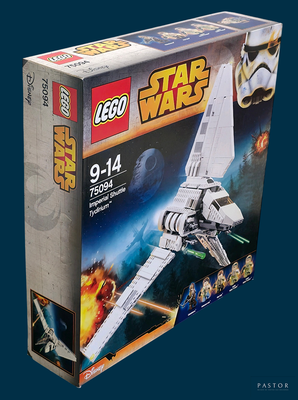 une boîte contenant un ensemble Lego Star Wars