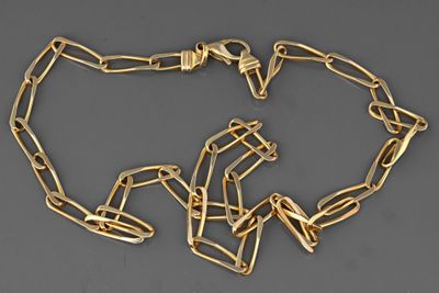 Importante chaine en or jaune 18k, maillon cheval, fermoir à mousqueto