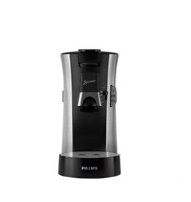 La cafetière est noire et argentée sur fond blanc.