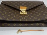 louis vuitton monogramet clutch bag