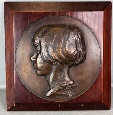 CALVET H Portrait de profil d'une jeune femme