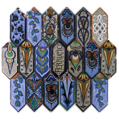 Lot DE Quarante-Cinq Carreaux DE FAÏEnce Polychrome, Four ME…