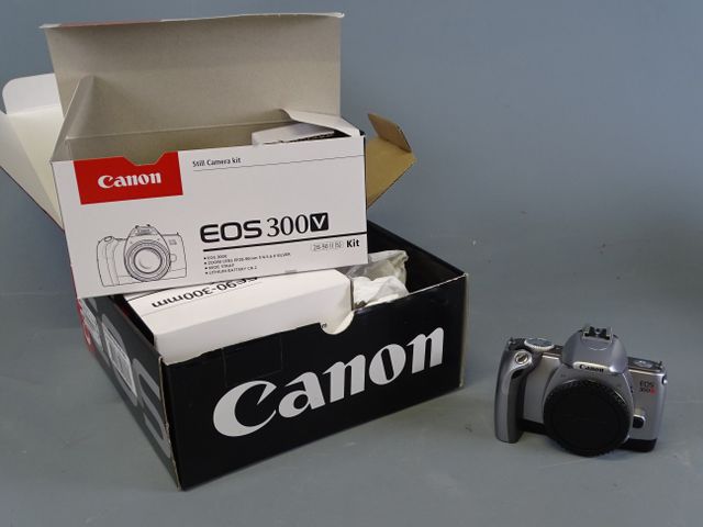 CANON EOS 300 avec objectif 90-300mm. Neuf dans boite