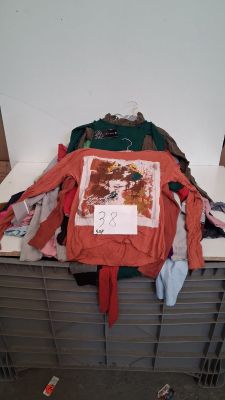 Lot de 50 hauts femme manches longues, modèles et différents…