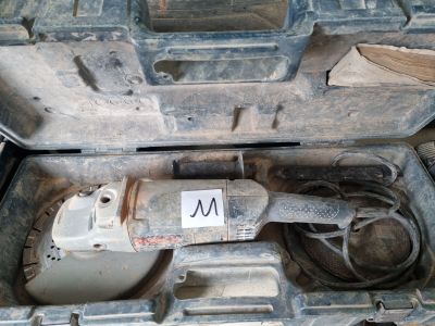 un outil qui se trouve à l'intérieur d'une boîte à outils