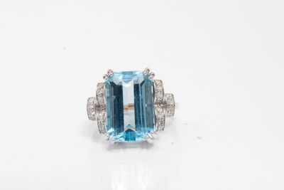 une bague aigue-marine et diamant