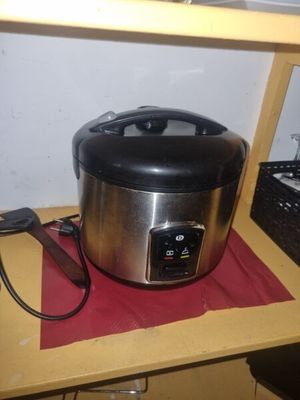 an image of a crock pot sitting on a table