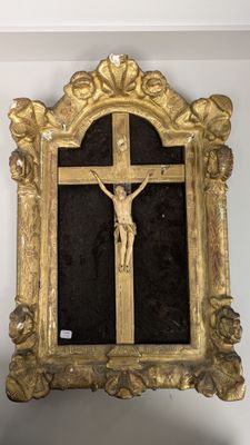 Tableau Crucifix avec Christ et titulus en ivoire sculpté. T…