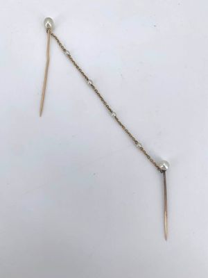 Epingle double de col en or jaune 750 °/°°° (18K) reliée par… - Photo 1