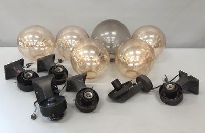Ensemble de 5 appliques avec piètement en plastique comprena…