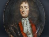 portrait d'un homme vêtu d'un manteau rouge et d'une chemise à col blanc